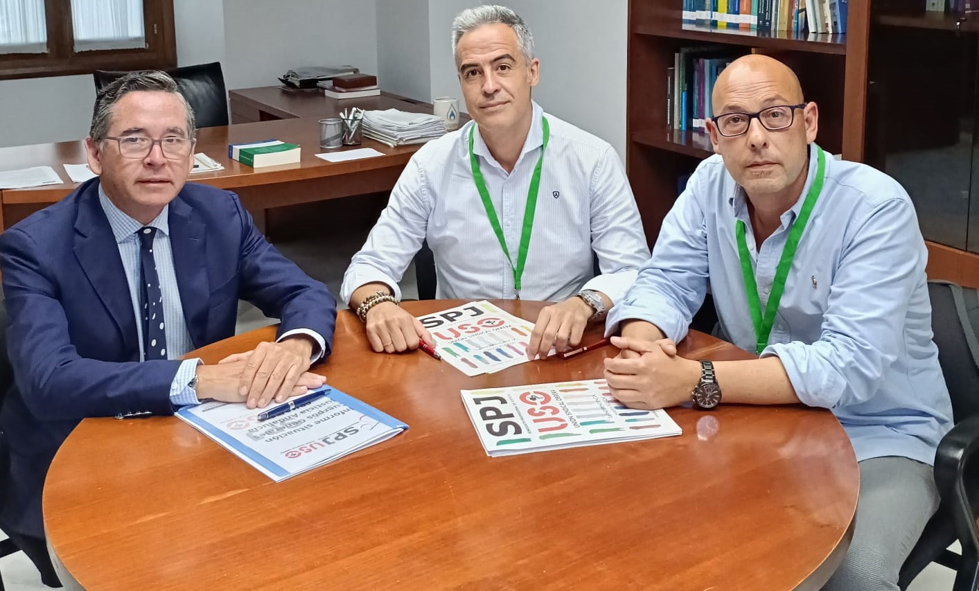 SPJ-USO ANDALUCÍA EN EL PARLAMENTO ANDALUZ. REIVINDICAMOS SUBIDA SALARIAL, DETRACCIONES DE 2013 Y 2014 Y CARRERA PROFESIONAL.
